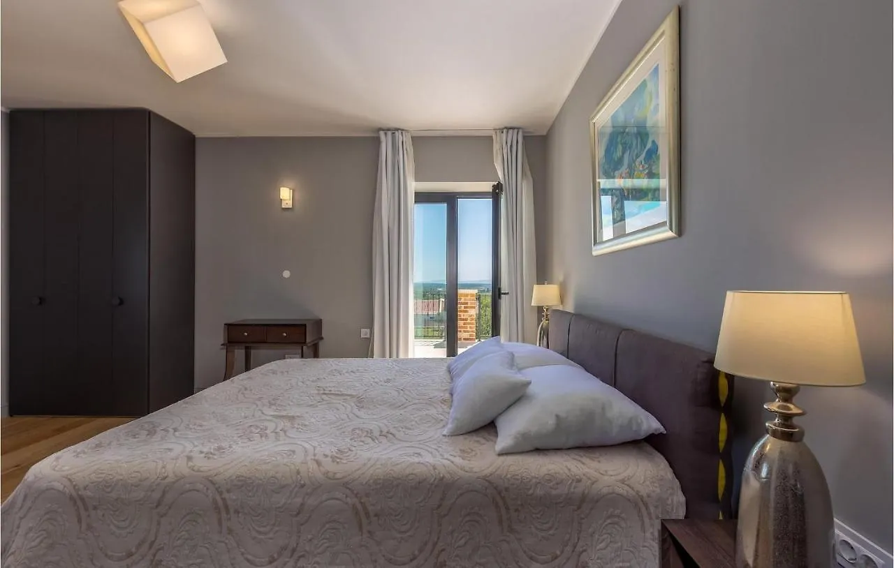 Villa Emilio Zadar 0*,