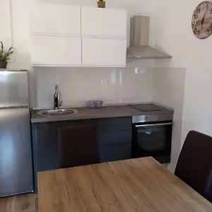  Apartment Maja